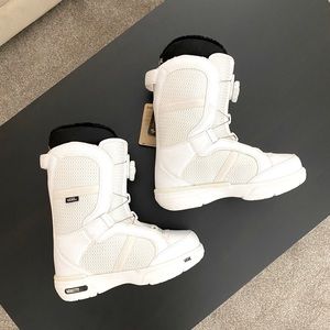 vans snowboard boots size 14
